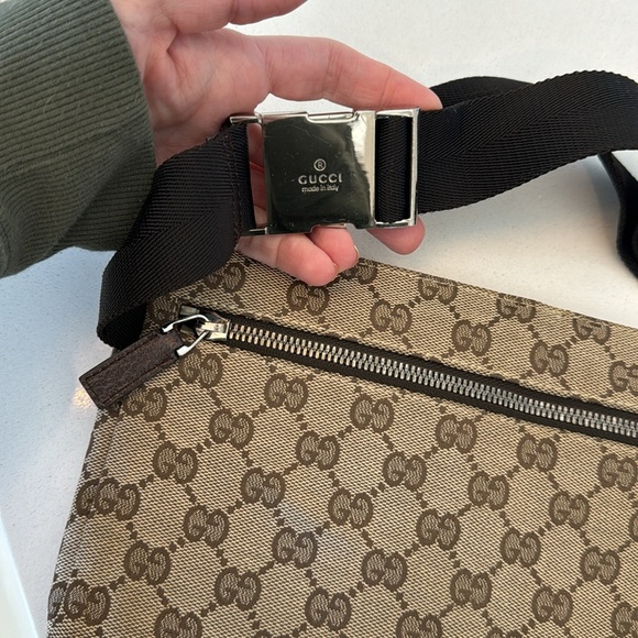 🔥GUCCI MONOGRAM CROSSBODY BELT BAG🔥 - Picture 11 of 15